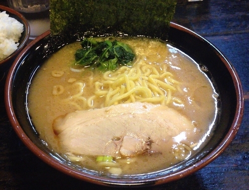 「らーめん＋ライス＋餃子3ケ(750円＋300円)」@介一家 成瀬店の写真