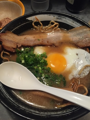 「目玉焼麺、サービス大盛り」@焼麺 劔の写真