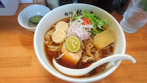 「【期間限定】冷やし醤油らーめん」@麺処 秋もとの写真