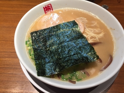 「らーめん¥700+替玉¥100」@九州ラーメン つばめ軒の写真