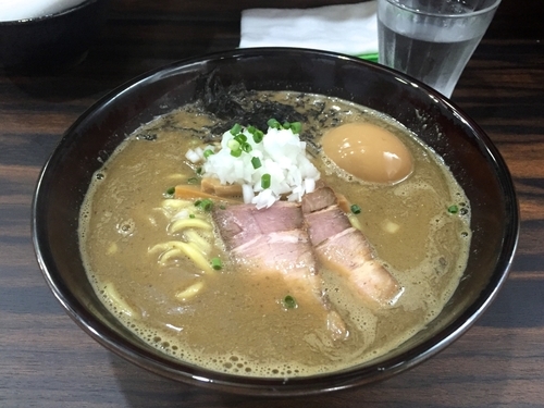 「濃縮煮干し醤油＋味玉（サービス）」@麺処 にそうの写真