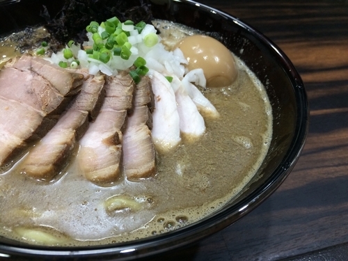 「濃縮煮干し醤油　チャーシュー　￥980」@麺処 にそうの写真