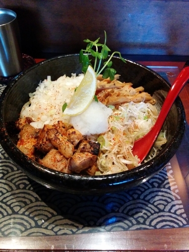 「煮干し油そば 朧月」@つけ麺 繁田の写真