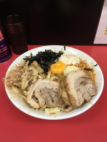 「汁なし 大 全マシ 豚増し 880＋100 980円」@ラーメン一心の写真