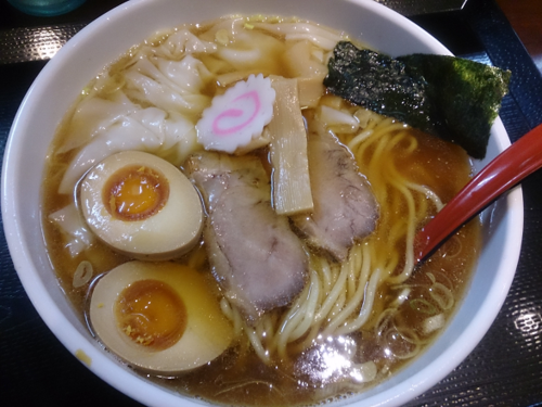 「ワンタンメン（並）＋味玉」@中華蕎麦 金魚の写真