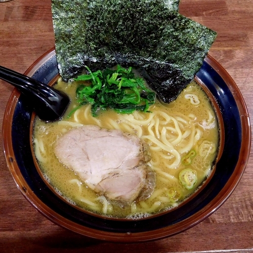 「ラーメン 並（680円）」@横浜家系 まるに家の写真