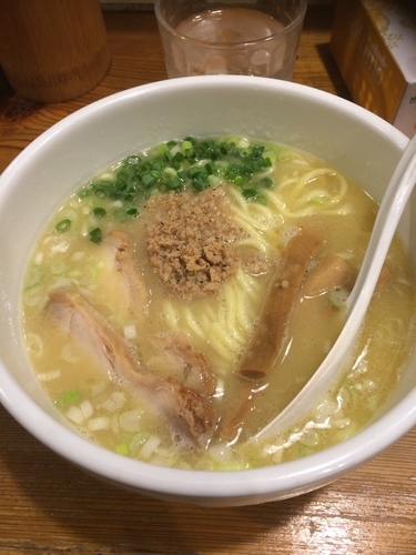 「白湯らーめん」@鶏の穴の写真