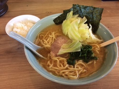 「ラーメン(大)+キャベツ+ライス(小)」@元喜家 さくら店の写真