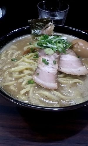 「煮干し醤油750円(大盛100円)辛み20円」@麺処 にそうの写真