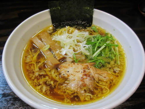 「醤油らーめん」@味山河 上星川店の写真