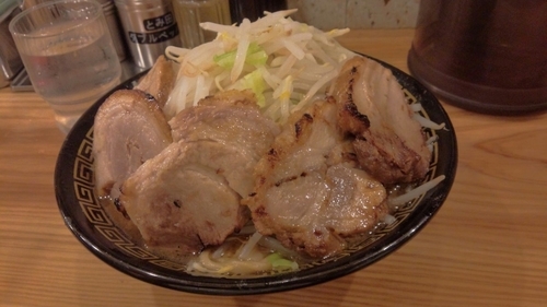 「豚らーめん（９５０円）」@中華蕎麦うゑずの写真