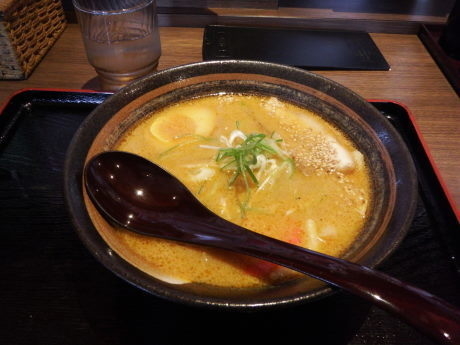 「ハーフらーめん（味噌）」@らーめん専家 羅妃焚 江別店の写真