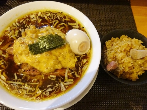 「納豆らぁ麺 700円 ＋ 肉炊き飯 100円」@麺庵ちとせの写真