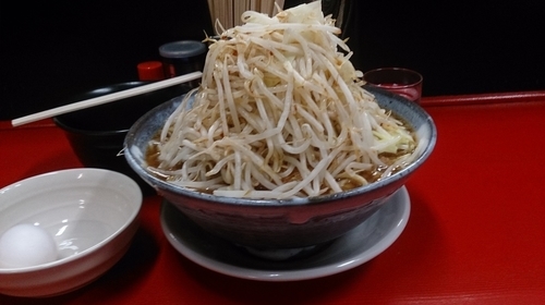 「ラーメン730円+麺増し150円+生卵50円」@豚男 -BUTAMEN-の写真
