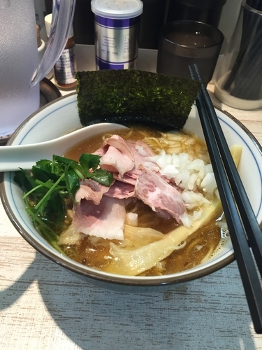 「秋刀魚節の中華そば　850円」@中華そば 四つ葉の写真