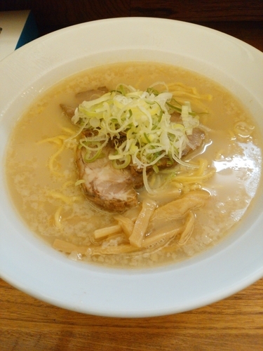 「塩ラーメン大盛り￥972」@さっぽろラーメン 桑名 時計台通本店の写真