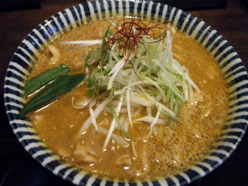 「薫寿黒カレーラーメン830円」@めんや 薫寿の写真