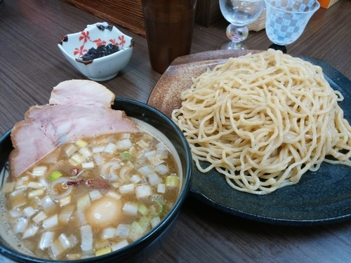 「つけそば＋プレミア日本酒」@頓知房の写真