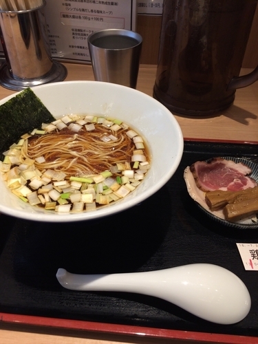「淡麗鶏そば醤油」@松戸富田製麺 ららぽーとTOKYO-BAY店の写真