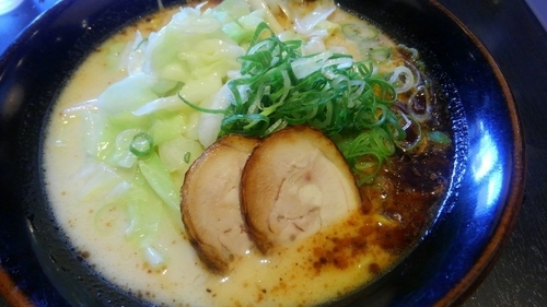 「鶏白湯黒らーめん」@鶏白湯ラーメン京都祇園 門扇 アリオ亀有店の写真