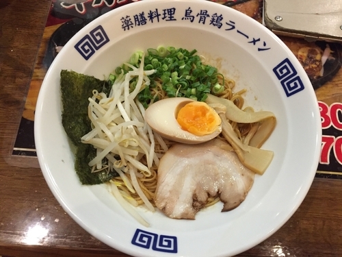 「博多油そば(平麺)¥680」@烏骨鶏ラーメン 龍 中洲本店の写真