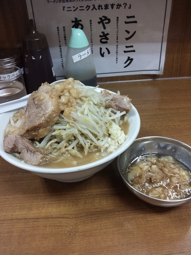 「ラーメン(にんにく少し・あぶら)」@ラーメンの店 どでん 北浦和店の写真