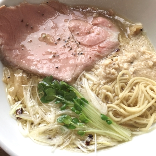 「白トリュフ塩ら〜めん 並」@麺屋みつばの写真