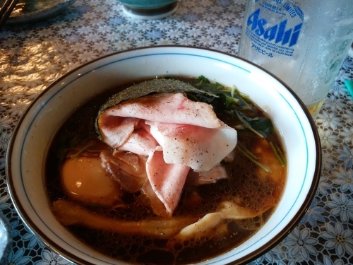 「四つ葉ブラック＋ビール＆握り」@中華そば 四つ葉の写真