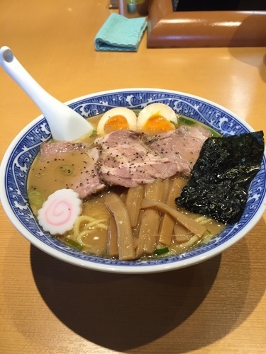 「特製中華そば」@中華そば 青葉 東大和店の写真