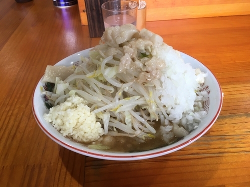「ラーメン 200g＋うずら＋たまねぎ」@ラーメン角次の写真