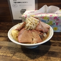ラーメン豚増し野菜ちょい増しニンニク油