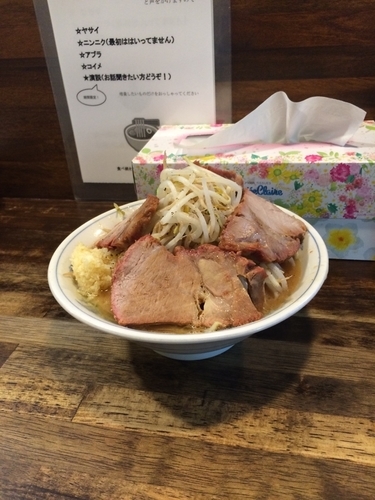 「ラーメン豚増し野菜ちょい増しニンニク油」@らーめん梵’s BONES北浦和本店の写真