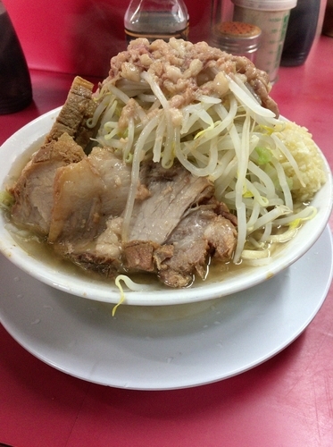 「豚増し大ラーメン ニンニク増しアブラ増し増し」@ラーメン二郎 大宮店の写真