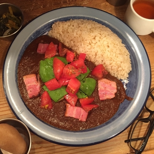 「アボカドベーコントマトカレー（ライス少なめ） 10辛」@もうやんカレー池 池袋店の写真