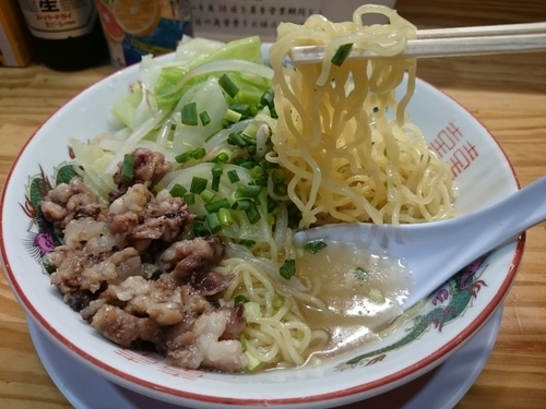 「【夏季限定】冷やし塩らーめん(中盛)750円＋ビール」@博多長浜らーめん 天軒の写真