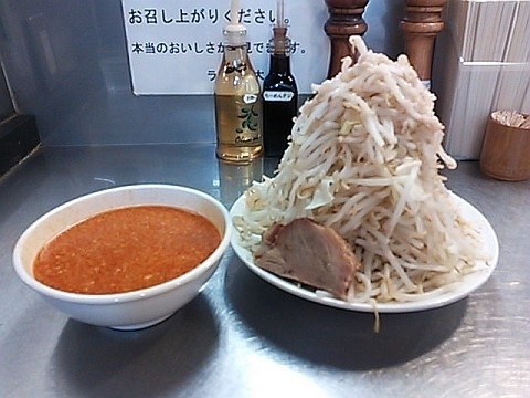 「辛味噌つけめん（野菜増し増し・アブラ）」@らーめん大 本郷店の写真