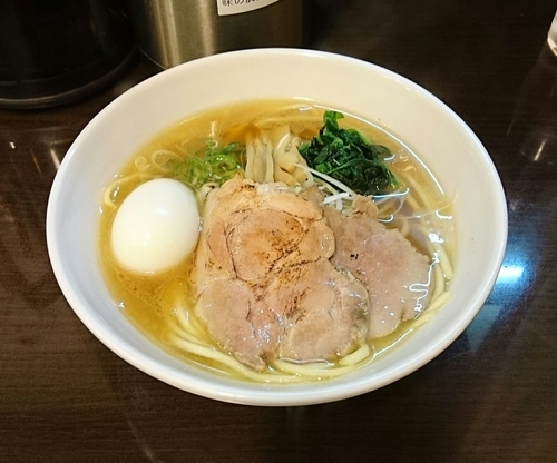 「ラーメン + だし味玉子」@らーめん紬麦の写真