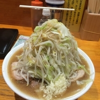 ラーメン400g  豚二枚×2、ヤサイマシマシ、カラメ