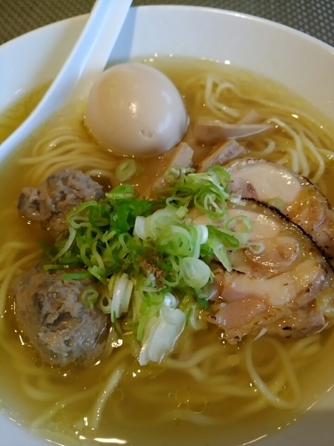 「【一周年記念】比内地鶏の中華蕎麦（塩）1000円」@生粋 花のれんの写真