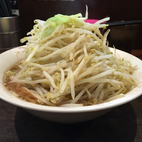 「ラーメン500円（野菜多め）」@俺の金太の写真