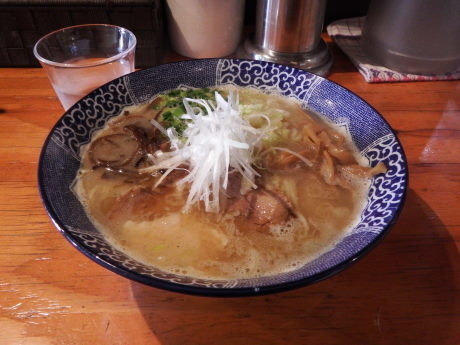 「鶏白湯　しお」@麺や 亀陣の写真