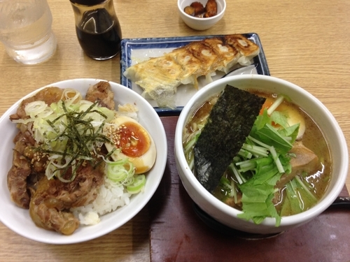 「ミニそば＋軟骨飯＋餃子」@麺屋 白神の写真