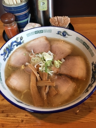 「天塩ラーメン+チャーシュー」@ラーメン秀来の写真