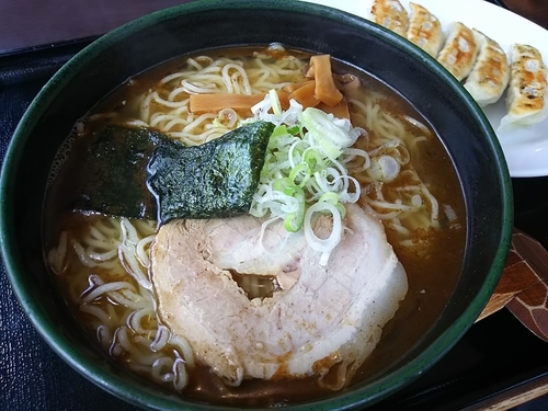 「らーめん（塩）　（大盛り）　＋餃子：ポイント券」@本節鰹だしらぁめん めん組 松本店の写真