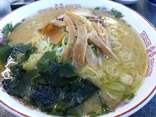 「ラーメン（W）」@ラーメン 前田家の写真