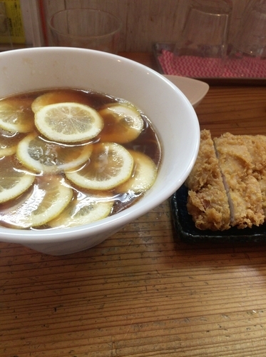 「レモンらーめん＋鶏天」@中華蕎麦 りんすず食堂の写真