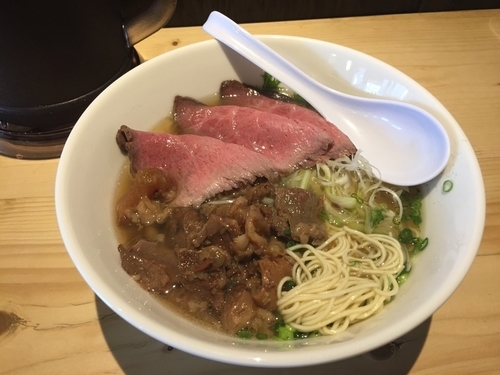 「特製牛骨麺 牛すじトッピング」@麺屋 西川の写真