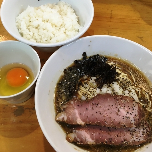 「【限定】天久保ブラック（セット）」@煮干中華ソバ イチカワの写真