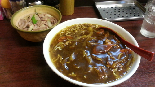 「カレーラーメン+大盛り+ネギチャーシュー丼」@YOSHIBA 芳葉 駅前店の写真