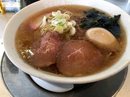 「期間限定 山形冷しらーめん さくら食堂+とろーり半熟味玉 無料」@らあめん花月嵐 西原町店の写真